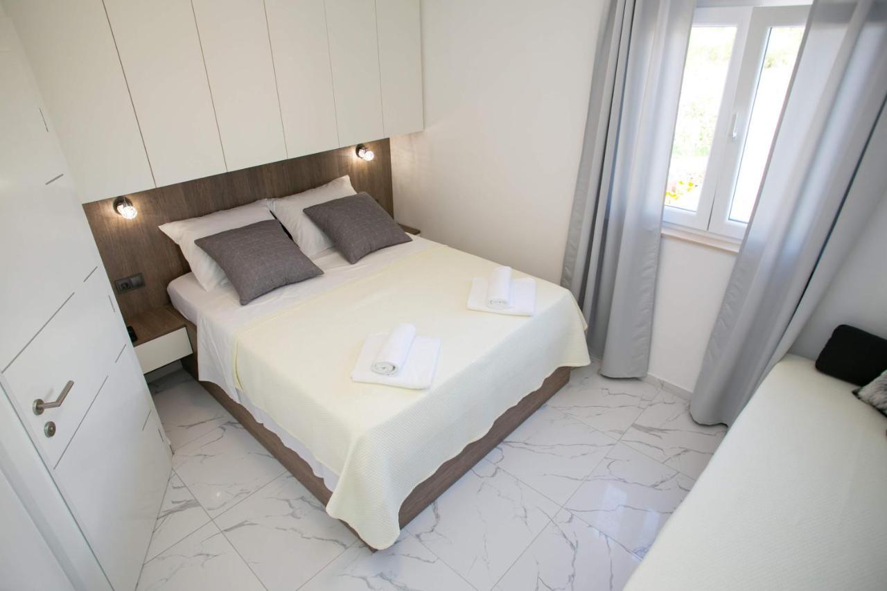 Apartments Sun Dance With Heated Pool Novalja Exterior foto
